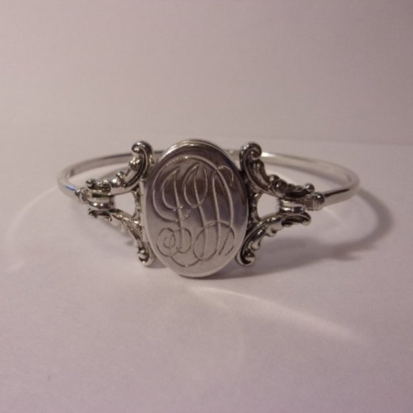"Avon Silver Tone Locket Bracelet " - Picture 1 of 6